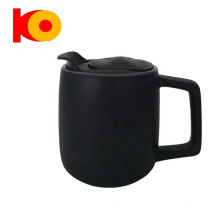 Taza de agua de café negro de cerámica de moda taza creativa de té de leche con tapa